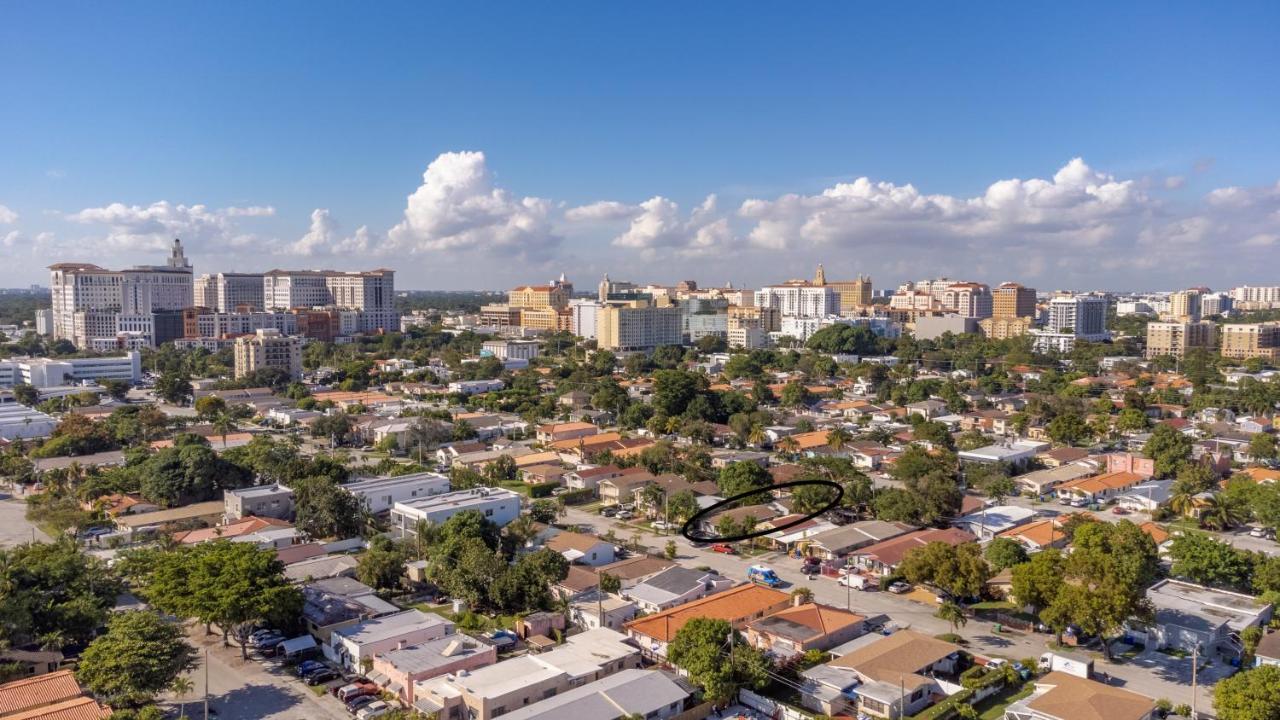 Beautiful, Fully Furnished 4Bed 2Bath House - 5 Minute Walk To Miracle Mile Downtown Coral Gables Villa ไมอามี ภายนอก รูปภาพ