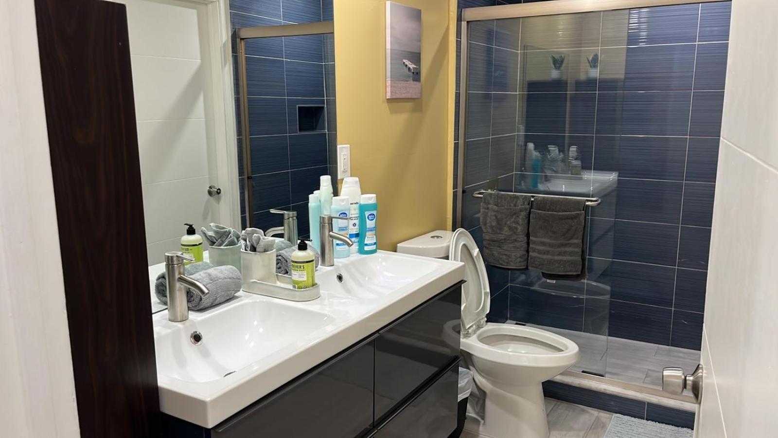 Beautiful, Fully Furnished 4Bed 2Bath House - 5 Minute Walk To Miracle Mile Downtown Coral Gables Villa ไมอามี ภายนอก รูปภาพ