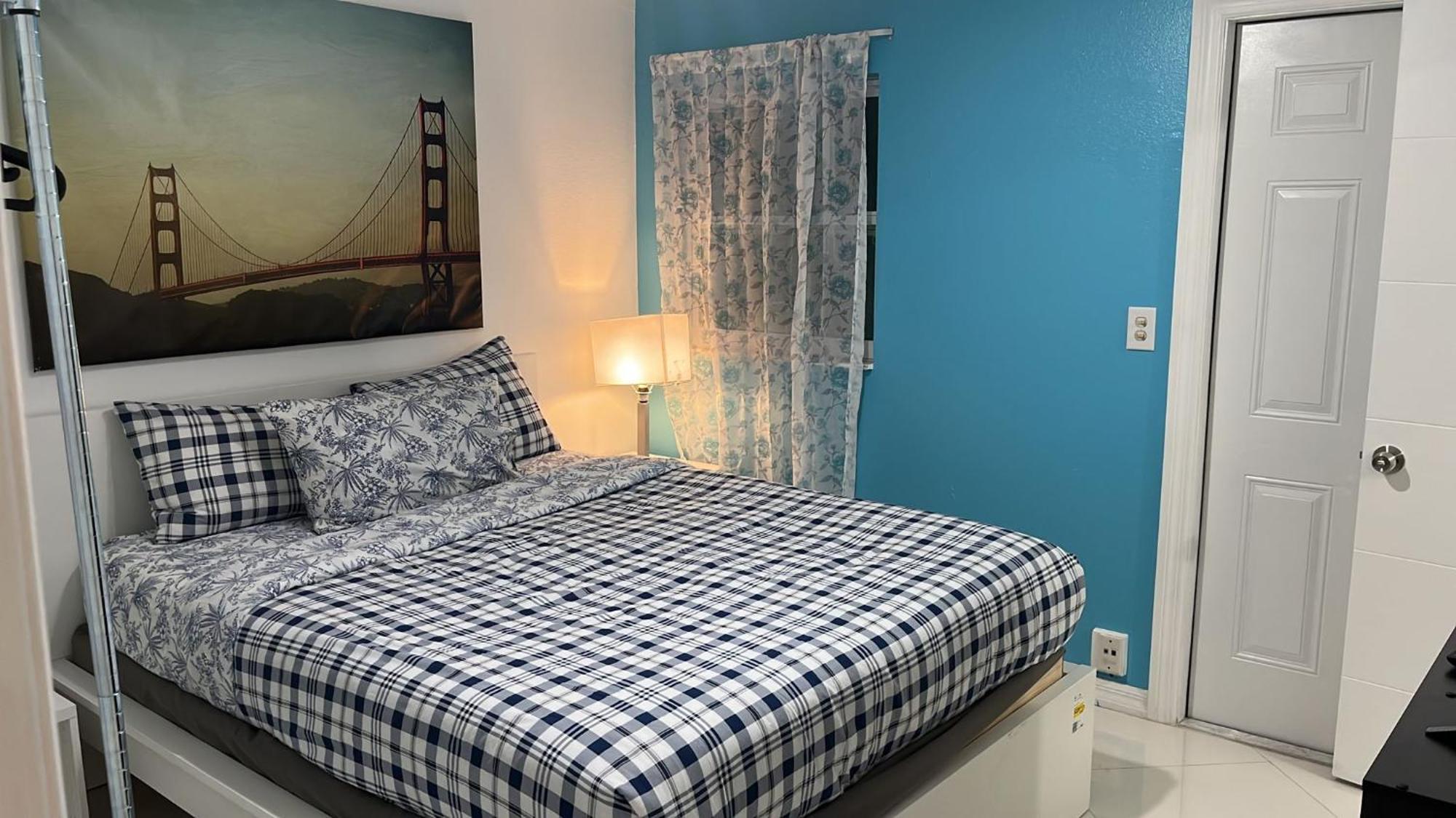 Beautiful, Fully Furnished 4Bed 2Bath House - 5 Minute Walk To Miracle Mile Downtown Coral Gables Villa ไมอามี ภายนอก รูปภาพ